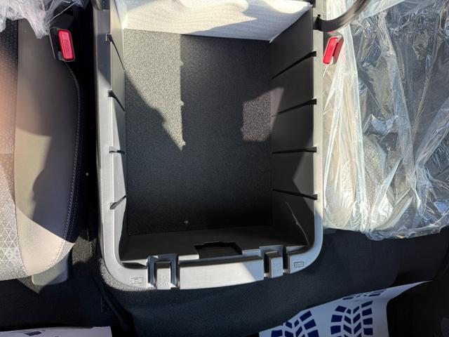 キャラバン ロンググランドプレミアムＧＸ　４ＷＤ　ディーゼル　インテリジェント　アラウンドビューモニター　インテリジェント　エマージェンシーブレーキ　インテリジェント　ルームミラー　踏み間違い衝突防止アシスト　ハイビームアシスト（53枚目）