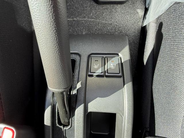 ジムニー XC 4型 5MT リヤパーキングセンサー LEDヘッドランプ スズキセーフティサポート 車線逸脱警告 アイドリングストップ フォグランプ シートヒーター クルーズコントロール(6枚目)
