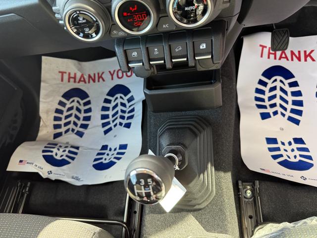 ジムニー XC 4型 5MT リヤパーキングセンサー LEDヘッドランプ スズキセーフティサポート 車線逸脱警告 アイドリングストップ フォグランプ シートヒーター クルーズコントロール(40枚目)