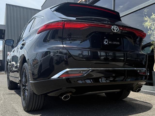 ハリアーハイブリッド Z レザーパッケージ・ナイトシェード 4WD E-Four 特別仕様車 調光式パノラマルーフ パノラミックビューモニター デジタルインナーミラー ブラインドスポットモニター クルーズコントロール ハンズフリーバックドア 寒冷地仕様(31枚目)