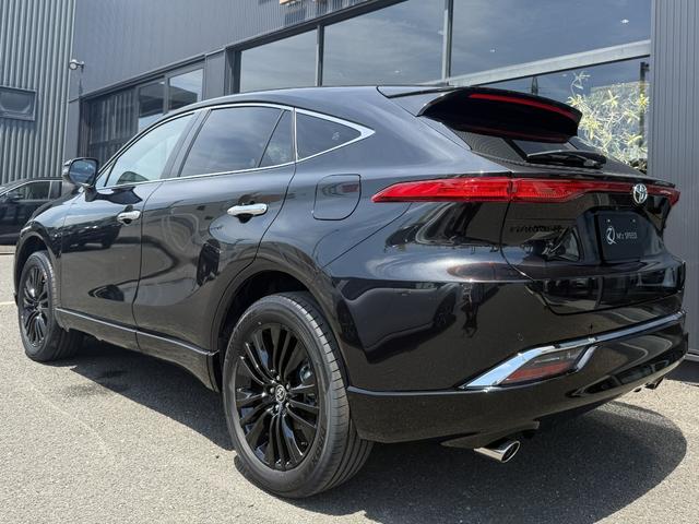 ハリアーハイブリッド Z レザーパッケージ・ナイトシェード 4WD E-Four 特別仕様車 調光式パノラマルーフ パノラミックビューモニター デジタルインナーミラー ブラインドスポットモニター クルーズコントロール ハンズフリーバックドア 寒冷地仕様(34枚目)