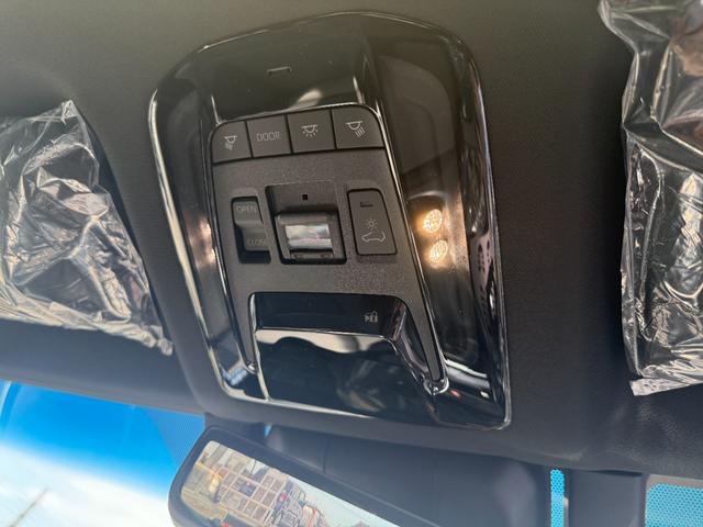 ハリアーハイブリッド Z レザーパッケージ・ナイトシェード 4WD E-Four 特別仕様車 調光式パノラマルーフ パノラミックビューモニター デジタルインナーミラー ブラインドスポットモニター クルーズコントロール ハンズフリーバックドア 寒冷地仕様(62枚目)