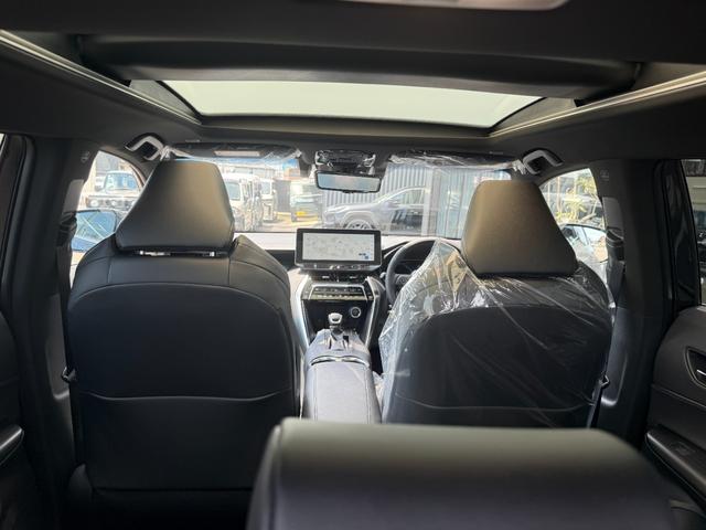 ハリアーハイブリッド Z レザーパッケージ・ナイトシェード 4WD E-Four 特別仕様車 調光式パノラマルーフ パノラミックビューモニター デジタルインナーミラー ブラインドスポットモニター クルーズコントロール ハンズフリーバックドア 寒冷地仕様(71枚目)