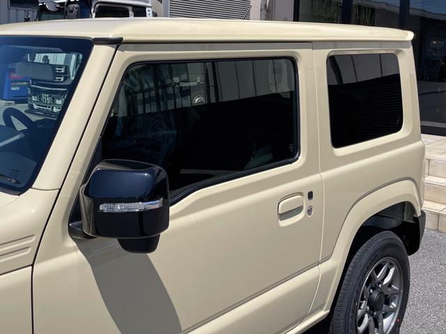 ４型　リヤパーキングセンサー　ＬＥＤヘッドランプ　スズキセーフティサポート　車線逸脱警告　アイドリングストップ　フォグランプ　シートヒーター　クルーズコントロール