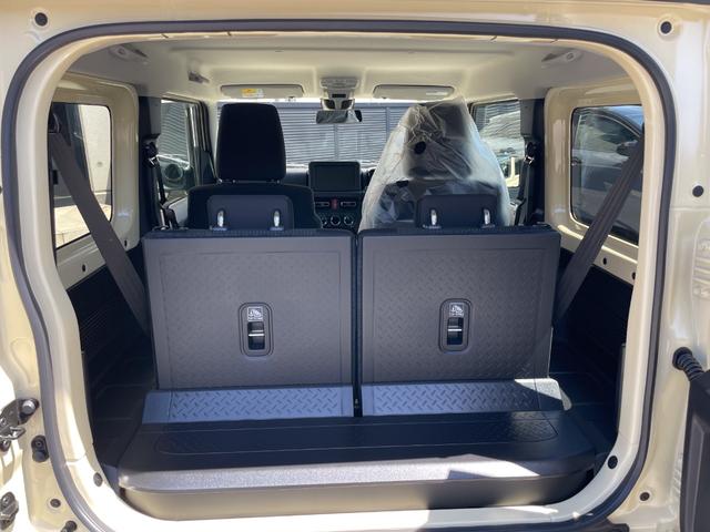 ４型　リヤパーキングセンサー　ＬＥＤヘッドランプ　スズキセーフティサポート　車線逸脱警告　アイドリングストップ　フォグランプ　シートヒーター　クルーズコントロール