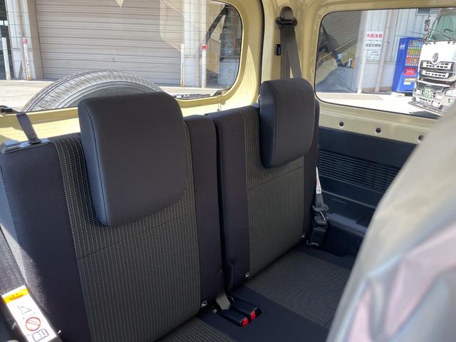 ４型　リヤパーキングセンサー　ＬＥＤヘッドランプ　スズキセーフティサポート　車線逸脱警告　アイドリングストップ　フォグランプ　シートヒーター　クルーズコントロール