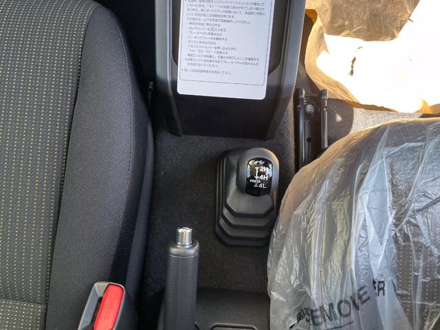４型　リヤパーキングセンサー　ＬＥＤヘッドランプ　スズキセーフティサポート　車線逸脱警告　アイドリングストップ　フォグランプ　シートヒーター　クルーズコントロール