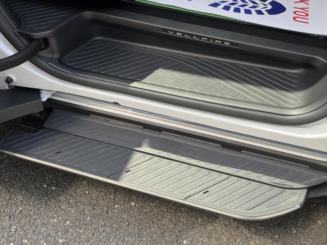 アルファード Ｚ　左右独立ムーンルーフ　ＪＢＬプレミアムサウンドシステム　リヤシートエンターテイメント　ユニバーサルステップ　アドバンストパーク　カラーヘッドアップディスプレイ　パノラミックビューモニター　寒冷地仕様（8枚目）