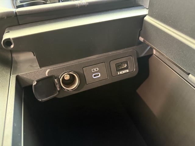 アルファード Ｚ　左右独立ムーンルーフ　ＪＢＬプレミアムサウンドシステム　リヤシートエンターテイメント　ユニバーサルステップ　アドバンストパーク　カラーヘッドアップディスプレイ　パノラミックビューモニター　寒冷地仕様（36枚目）