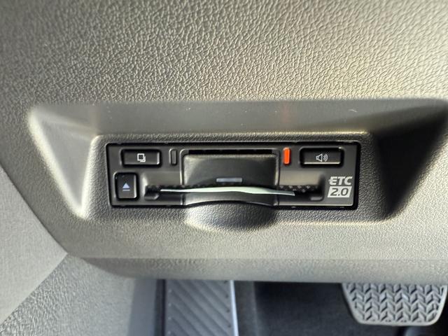 アルファード Ｚ　左右独立ムーンルーフ　ＪＢＬプレミアムサウンドシステム　リヤシートエンターテイメント　ユニバーサルステップ　アドバンストパーク　カラーヘッドアップディスプレイ　パノラミックビューモニター　寒冷地仕様（39枚目）