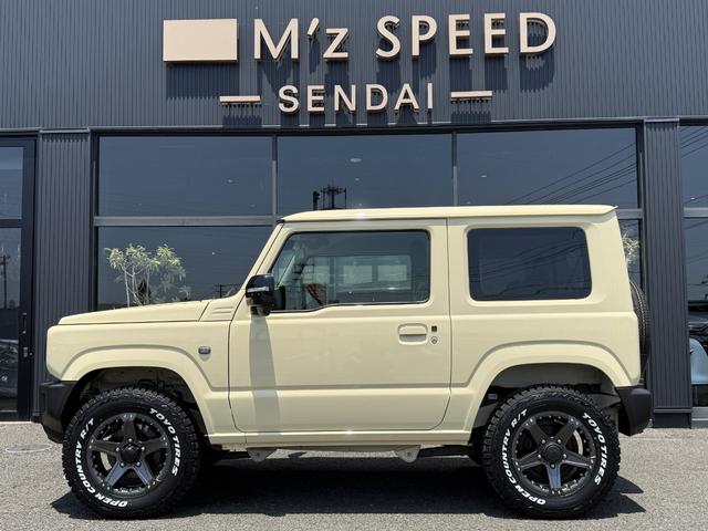 ジムニー XC 4型 リヤパーキングセンサー オリジナルカスタム 16インチ特注カラーホイール ホワイトレタータイヤ 社外フロントグリル LEDウィンカー LEDヘッドランプ クルーズコントロール シートヒーター(19枚目)