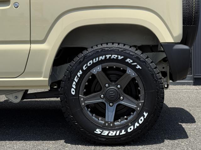 ジムニー XC 4型 リヤパーキングセンサー オリジナルカスタム 16インチ特注カラーホイール ホワイトレタータイヤ 社外フロントグリル LEDウィンカー LEDヘッドランプ クルーズコントロール シートヒーター(27枚目)