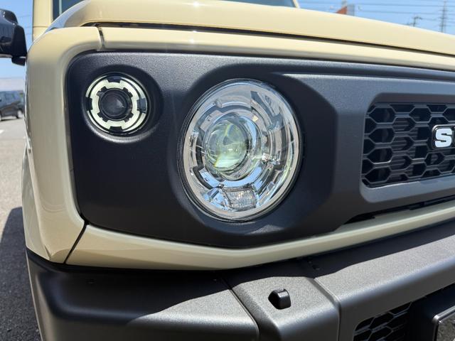 ジムニー XC 4型 リヤパーキングセンサー オリジナルカスタム 16インチ特注カラーホイール ホワイトレタータイヤ 社外フロントグリル LEDウィンカー LEDヘッドランプ クルーズコントロール シートヒーター(39枚目)