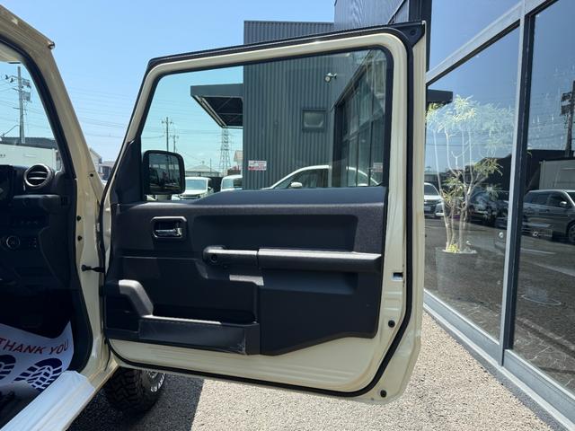 ジムニー XC 4型 リヤパーキングセンサー オリジナルカスタム 16インチ特注カラーホイール ホワイトレタータイヤ 社外フロントグリル LEDウィンカー LEDヘッドランプ クルーズコントロール シートヒーター(40枚目)