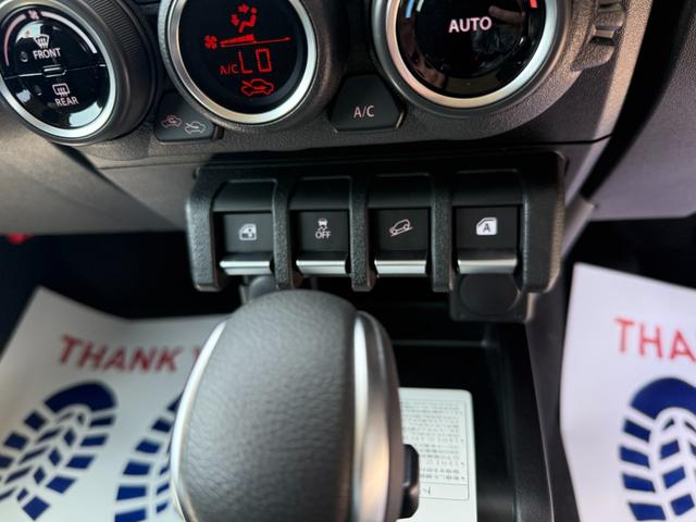 ジムニー XC 4型 リヤパーキングセンサー オリジナルカスタム 16インチ特注カラーホイール ホワイトレタータイヤ 社外フロントグリル LEDウィンカー LEDヘッドランプ クルーズコントロール シートヒーター(49枚目)