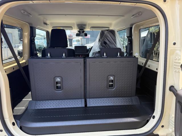 ジムニー XC 4型 リヤパーキングセンサー オリジナルカスタム 16インチ特注カラーホイール ホワイトレタータイヤ 社外フロントグリル LEDウィンカー LEDヘッドランプ クルーズコントロール シートヒーター(54枚目)