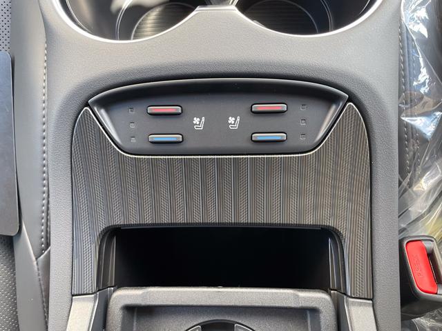 ハリアーハイブリッド Z レザーパッケージ 調光式パノラマルーフ パノラミックビューモニター デジタルインナーミラー ブラインドスポットモニター ハンズフリーバックドア 寒冷地仕様 クルーズコントロール おくだけ充電 アクセサリーコンセント(9枚目)