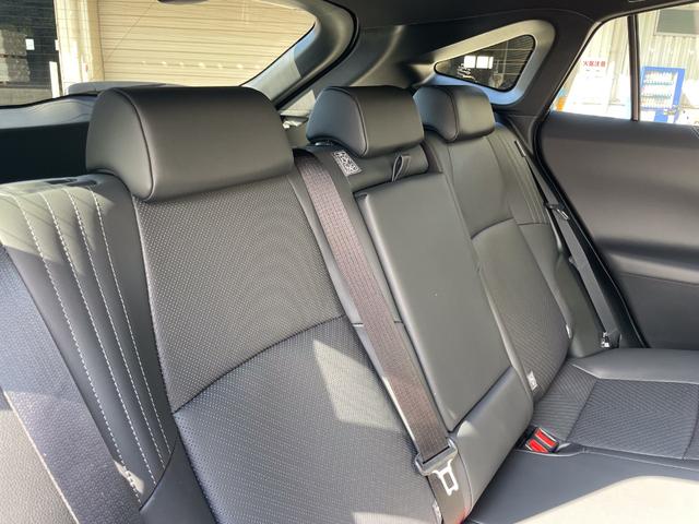 ハリアーハイブリッド Z レザーパッケージ 調光式パノラマルーフ パノラミックビューモニター デジタルインナーミラー ブラインドスポットモニター ハンズフリーバックドア 寒冷地仕様 クルーズコントロール おくだけ充電 アクセサリーコンセント(39枚目)