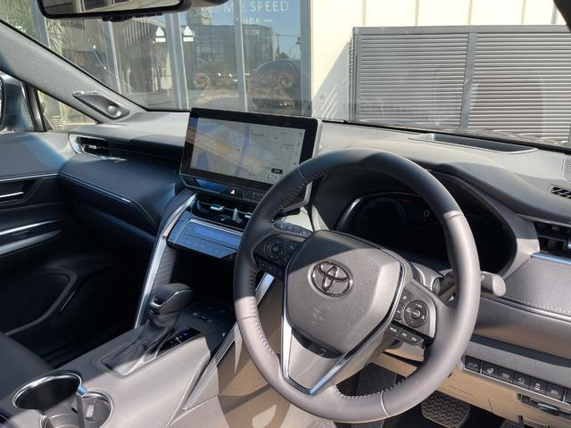 ハリアーハイブリッド Z レザーパッケージ 調光式パノラマルーフ パノラミックビューモニター デジタルインナーミラー ブラインドスポットモニター ハンズフリーバックドア 寒冷地仕様 クルーズコントロール おくだけ充電 アクセサリーコンセント(54枚目)