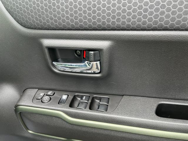 全方位モニター付メモリーナビ　スズキコネクト通信機　スズキセーフティサポート　デュアルカメラブレーキサポート　アダプティブクルーズコントロール　車線逸脱抑制機能　ハイビームアシスト