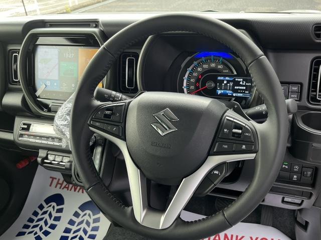 全方位モニター付メモリーナビ　スズキコネクト通信機　スズキセーフティサポート　デュアルカメラブレーキサポート　アダプティブクルーズコントロール　車線逸脱抑制機能　ハイビームアシスト