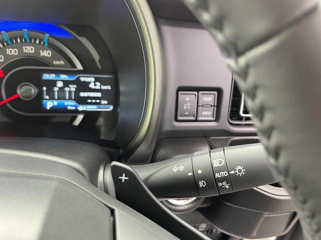 全方位モニター付メモリーナビ　スズキコネクト通信機　スズキセーフティサポート　デュアルカメラブレーキサポート　アダプティブクルーズコントロール　車線逸脱抑制機能　ハイビームアシスト