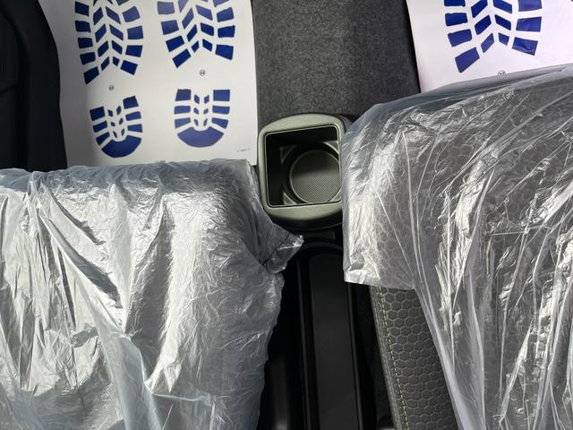 中古車の金利は約７〜１０％、ディーラーで約６％前後が一般的ですが、当社では新車低金利実質年率３．９％・最長１２０回払いまで頭金無しでご利用可能です！購入を前提とした事前審査もお気軽にご相談ください。