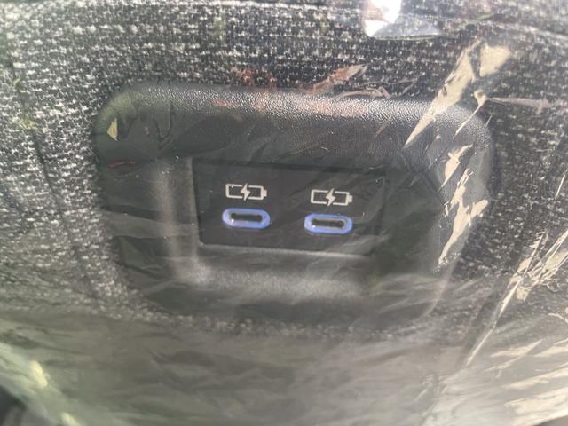 シエンタ ハイブリッドＺ　改良後　７人乗り　トヨタチームメイト＋アドバンストパーク　コンフォートパッケージ　パノラミックビューモニター　前後方録画機能付　アクセサリーコンセント　電動パーキングブレーキ　天井サーキュレーター（47枚目）