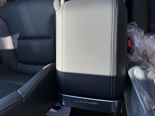 ランドクルーザー２５０ ＶＸ　７人乗り　モデリスタパッケージ　チルト＆電動ムーンルーフ　トヨタチームメイト　アドバンストドライブ　パノラミックビューモニター　デジタルインナーミラー　ブラインドスポットモニター（65枚目）