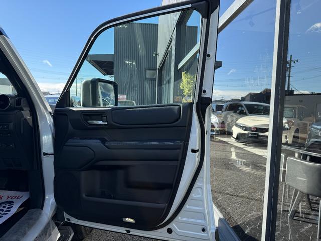 ランドクルーザー２５０ ＶＸ　７人乗り　　チルト＆電動ムーンルーフ　トヨタチームメイト　アドバンストドライブ　パノラミックビューモニター　デジタルインナーミラー　ブラインドスポットモニター　ヒッチメンバー（47枚目）