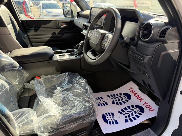 ランドクルーザー２５０ ＶＸ　７人乗り　　チルト＆電動ムーンルーフ　トヨタチームメイト　アドバンストドライブ　パノラミックビューモニター　デジタルインナーミラー　ブラインドスポットモニター　ヒッチメンバー（49枚目）