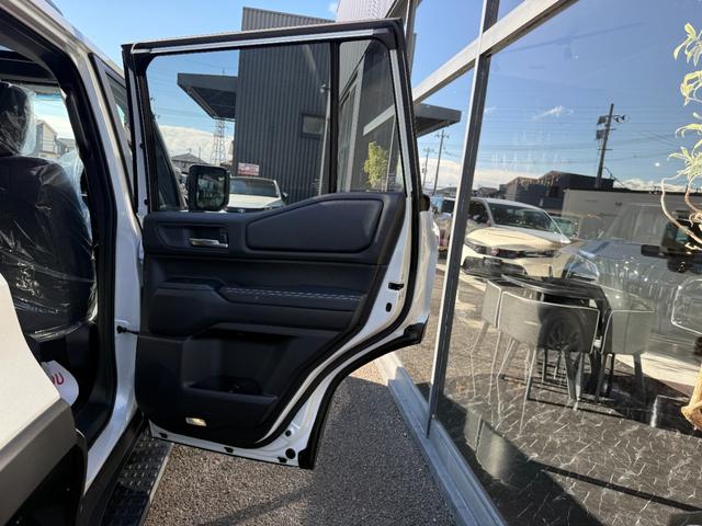 ランドクルーザー２５０ ＶＸ　７人乗り　　チルト＆電動ムーンルーフ　トヨタチームメイト　アドバンストドライブ　パノラミックビューモニター　デジタルインナーミラー　ブラインドスポットモニター　ヒッチメンバー（58枚目）