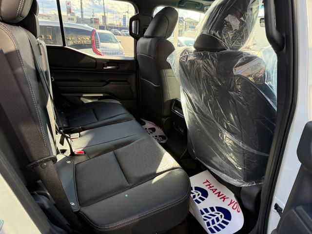 ランドクルーザー２５０ ＶＸ　７人乗り　　チルト＆電動ムーンルーフ　トヨタチームメイト　アドバンストドライブ　パノラミックビューモニター　デジタルインナーミラー　ブラインドスポットモニター　ヒッチメンバー（59枚目）