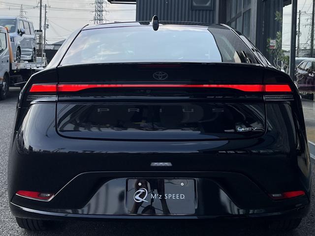 プリウス Ｚ　４ＷＤ　Ｅ－Ｆｏｕｒ　パノラマルーフ　パノラミックビューモニター　デジタルインナーミラー　前後方録画機能　トヨタチームメイトアドバンストパーク　ブラインドスポットモニター　寒冷地仕様（18枚目）