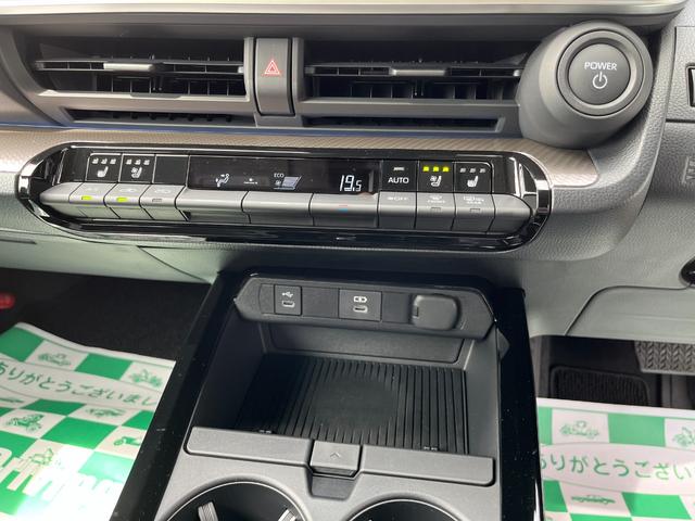 プリウス Ｚ　４ＷＤ　Ｅ－Ｆｏｕｒ　パノラマルーフ　パノラミックビューモニター　デジタルインナーミラー　前後方録画機能　トヨタチームメイトアドバンストパーク　ブラインドスポットモニター　寒冷地仕様（40枚目）