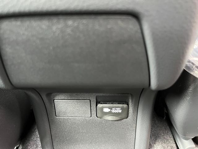 プリウス Ｚ　４ＷＤ　Ｅ－Ｆｏｕｒ　パノラマルーフ　パノラミックビューモニター　デジタルインナーミラー　前後方録画機能　トヨタチームメイトアドバンストパーク　ブラインドスポットモニター　寒冷地仕様（43枚目）