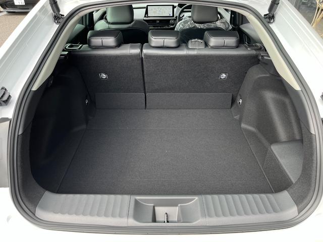 プリウス Ｚ　４ＷＤ　Ｅ－Ｆｏｕｒ　パノラマルーフ　パノラミックビューモニター　デジタルインナーミラー　前後方録画機能　トヨタチームメイトアドバンストパーク　ブラインドスポットモニター　寒冷地仕様（51枚目）