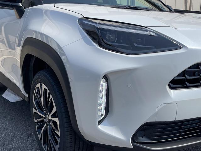 ヤリスクロス ハイブリッドZ トヨタチームメイト アドバンストパーク パノラミックビューモニター ハンズフリーバックドア カラーヘッドアップディスプレイ レーダークルーズコントロール トヨタセーフティセンス(8枚目)