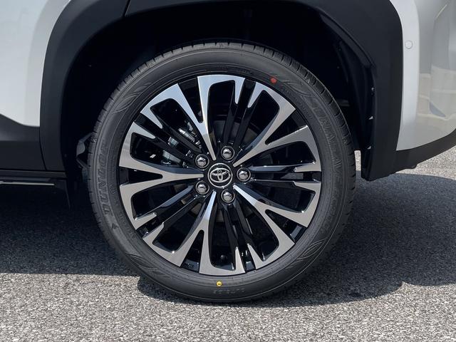 ヤリスクロス ハイブリッドZ トヨタチームメイト アドバンストパーク パノラミックビューモニター ハンズフリーバックドア カラーヘッドアップディスプレイ レーダークルーズコントロール トヨタセーフティセンス(17枚目)