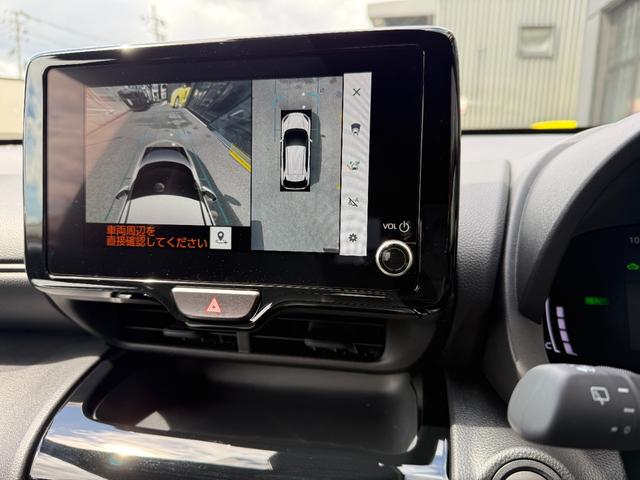 ヤリスクロス ハイブリッドZ トヨタチームメイト アドバンストパーク パノラミックビューモニター ハンズフリーバックドア カラーヘッドアップディスプレイ レーダークルーズコントロール トヨタセーフティセンス(45枚目)