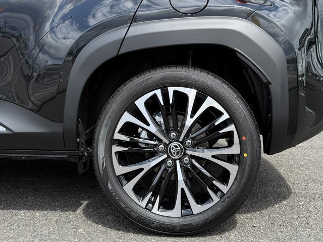 ヤリスクロス ハイブリッドZ アダプティブハイビームシステム トヨタチームメイト アドバンストパーク パノラミックビューモニター ハンズフリーバックドア カラーヘッドアップディスプレイ アクセサリーコンセント クルーズコントロール(25枚目)