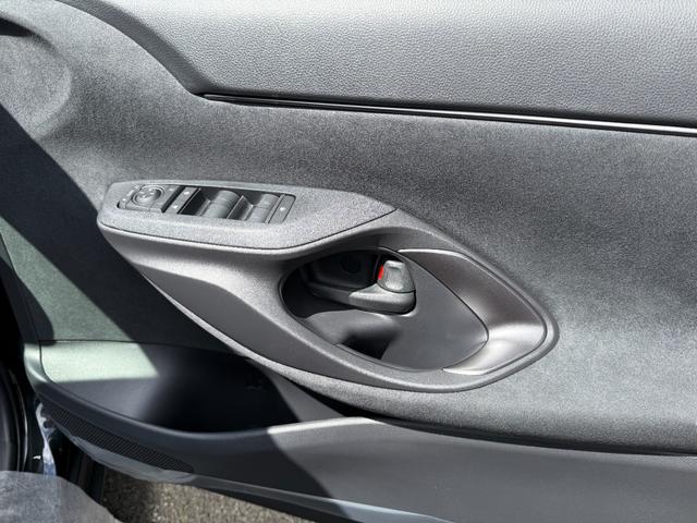 ヤリスクロス ハイブリッドZ アダプティブハイビームシステム トヨタチームメイト アドバンストパーク パノラミックビューモニター ハンズフリーバックドア カラーヘッドアップディスプレイ アクセサリーコンセント クルーズコントロール(40枚目)