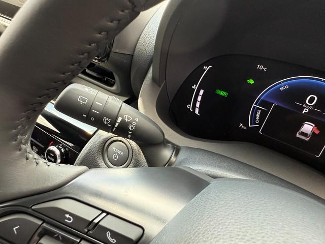 ヤリスクロス ハイブリッドZ アダプティブハイビームシステム トヨタチームメイト アドバンストパーク パノラミックビューモニター ハンズフリーバックドア カラーヘッドアップディスプレイ アクセサリーコンセント クルーズコントロール(44枚目)