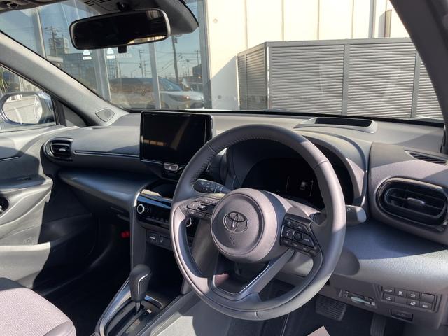 ヤリスクロス ハイブリッドZ アダプティブハイビームシステム トヨタチームメイト アドバンストパーク パノラミックビューモニター ハンズフリーバックドア カラーヘッドアップディスプレイ アクセサリーコンセント クルーズコントロール(13枚目)