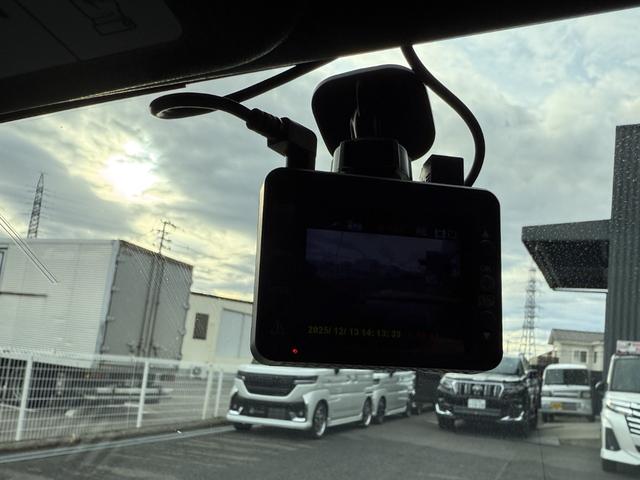 コペン ローブ　ユーザー買取車　カーナビ　フルセグＴＶ　バックカメラ　ＥＴＣ　シートヒーター　前後ドライブレコーダー（6枚目）