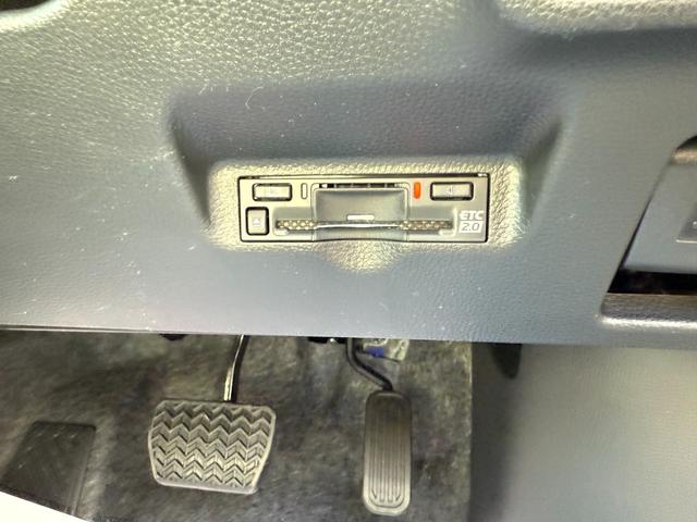 シエンタ ハイブリッドＺ　改良後　７人乗り　コンフォートパッケージ　パノラミックビューモニター　前後方録画機能付　ブラインドスポットモニター　両側電動スライドドア　電動パーキングブレーキ　天井サーキュレーター（6枚目）