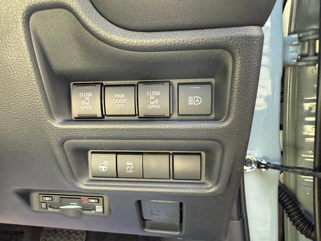 シエンタ ハイブリッドＺ　改良後　７人乗り　コンフォートパッケージ　パノラミックビューモニター　前後方録画機能付　ブラインドスポットモニター　両側電動スライドドア　電動パーキングブレーキ　天井サーキュレーター（56枚目）