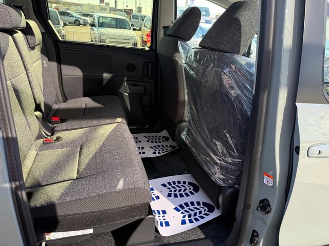 シエンタ ハイブリッドＺ　改良後　７人乗り　コンフォートパッケージ　パノラミックビューモニター　前後方録画機能付　ブラインドスポットモニター　両側電動スライドドア　電動パーキングブレーキ　天井サーキュレーター（58枚目）