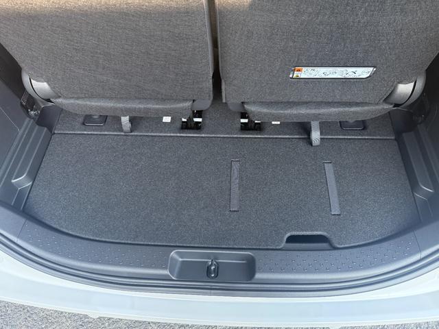 シエンタ ハイブリッドZ 改良後 7人乗り コンフォートパッケージ パノラミックビューモニター 前後方録画機能付 ブラインドスポットモニター 両側電動スライドドア 電動パーキングブレーキ 天井サーキュレーター(37枚目)