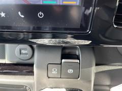 電動パーキングブレーキとブレーキホールドが装備されています。 7